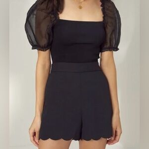 Wilfred scallop black shorts